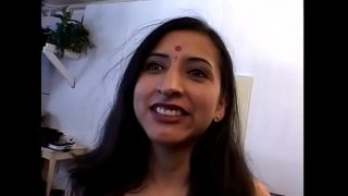 Indian Aunty Threesome Sex with Clients