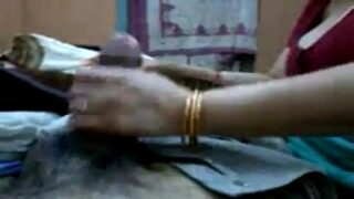 Milkman Fucking Unsatisfied Desi Aunty