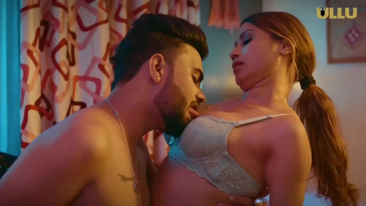 Aadhi Gharwali Ullu Hindi Sex Web Series Episode 6