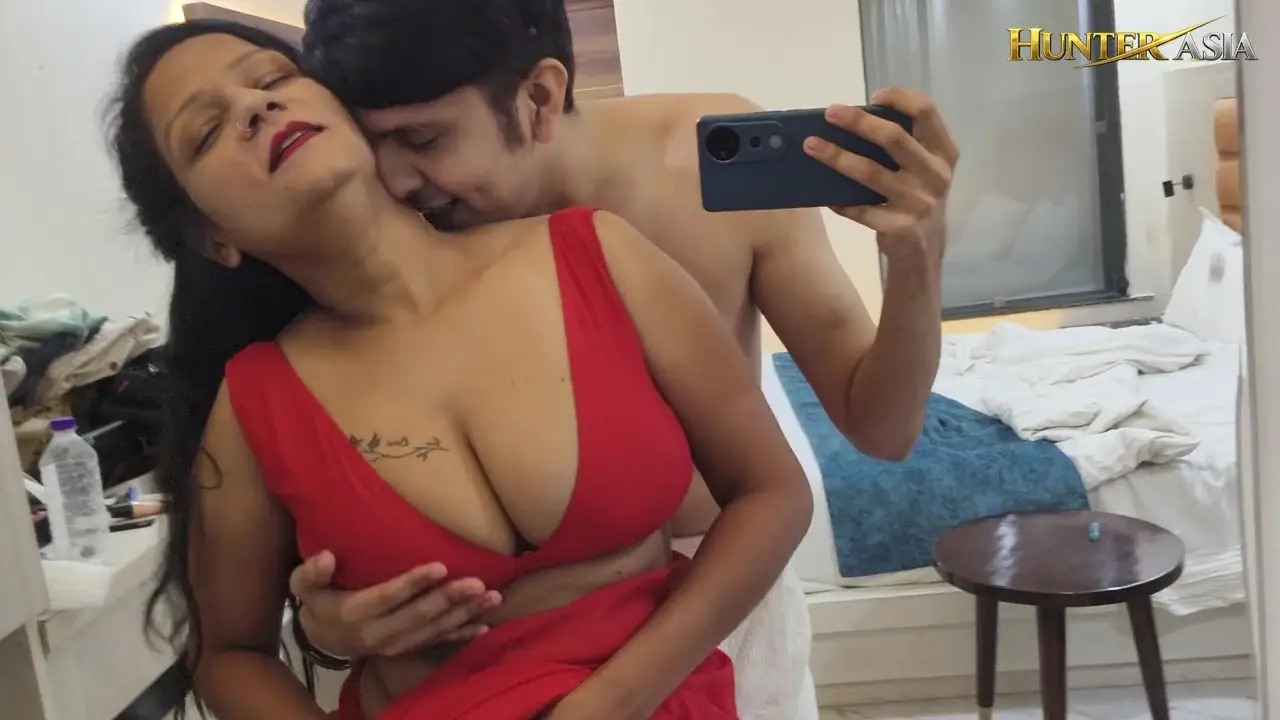 Bade Boobs Wali Bhabhi Ji Hunter Asia Hindi Uncut XXX Video